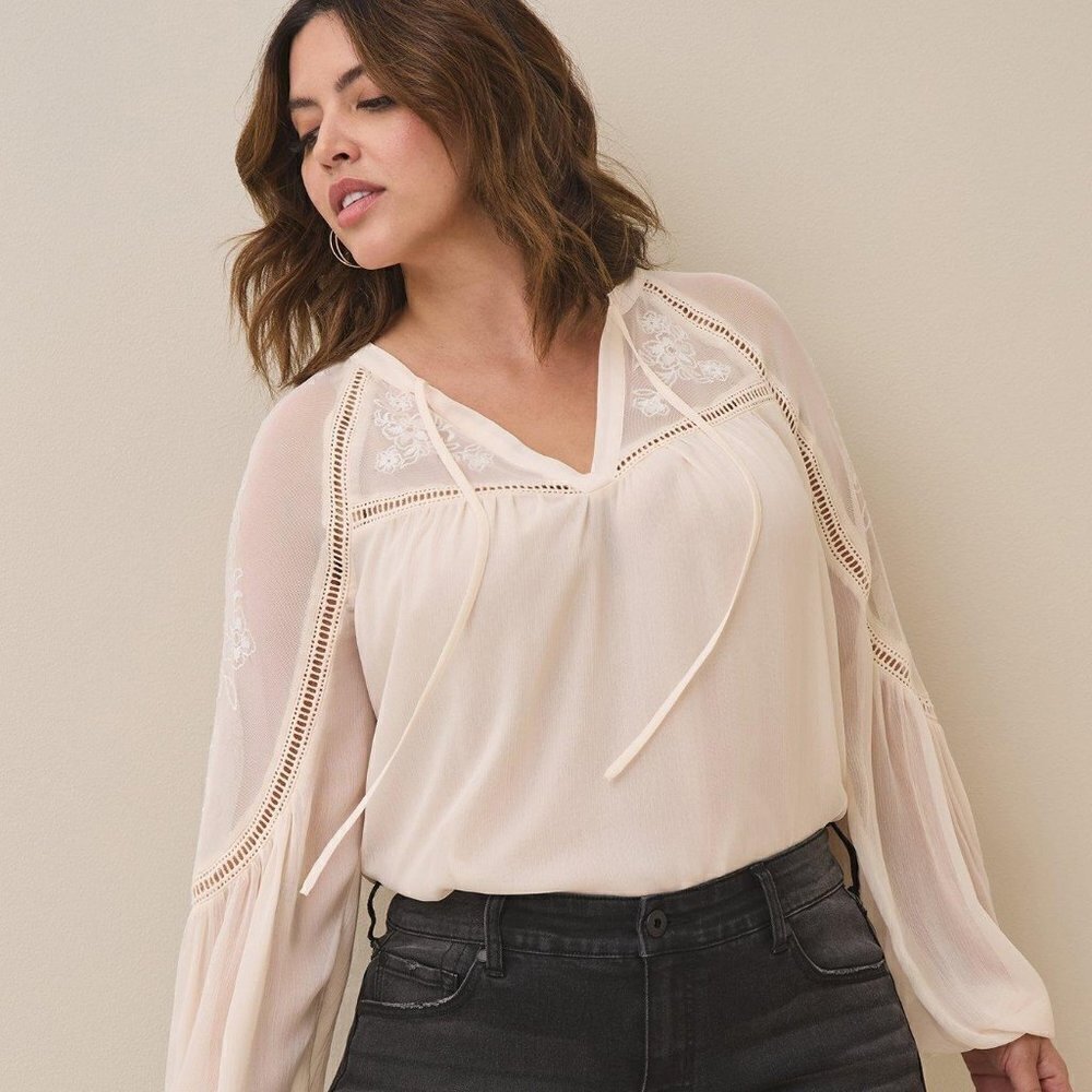 Torrid - Crinkle Chiffon Embroidered Peasant Top in Powder Blush​​​​​​​​​​